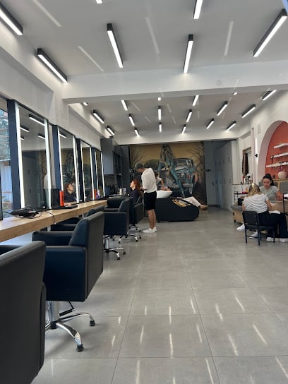 No:8 Hair Studio