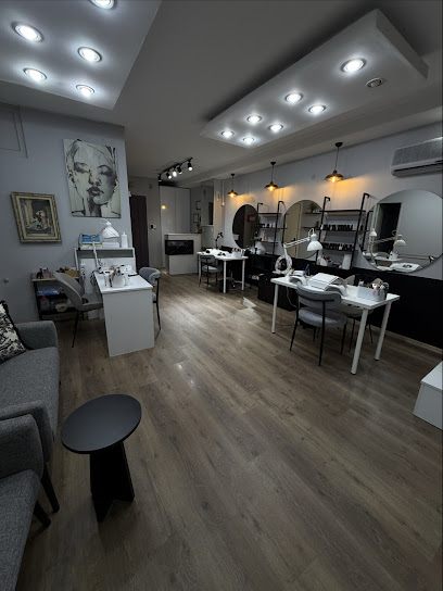 Ülkünün Ojeleri Nail Studio