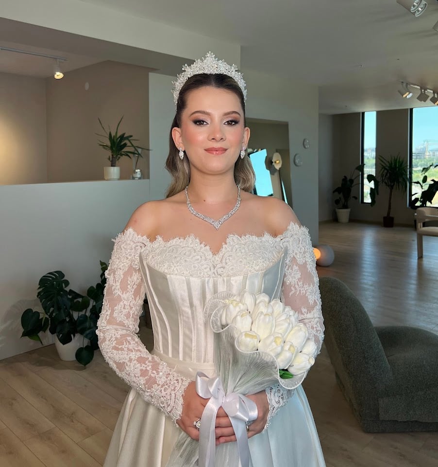 Hikmet Karabulut Makeup & Hair Studio