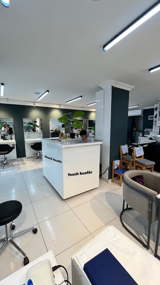Touch Hair Fashion