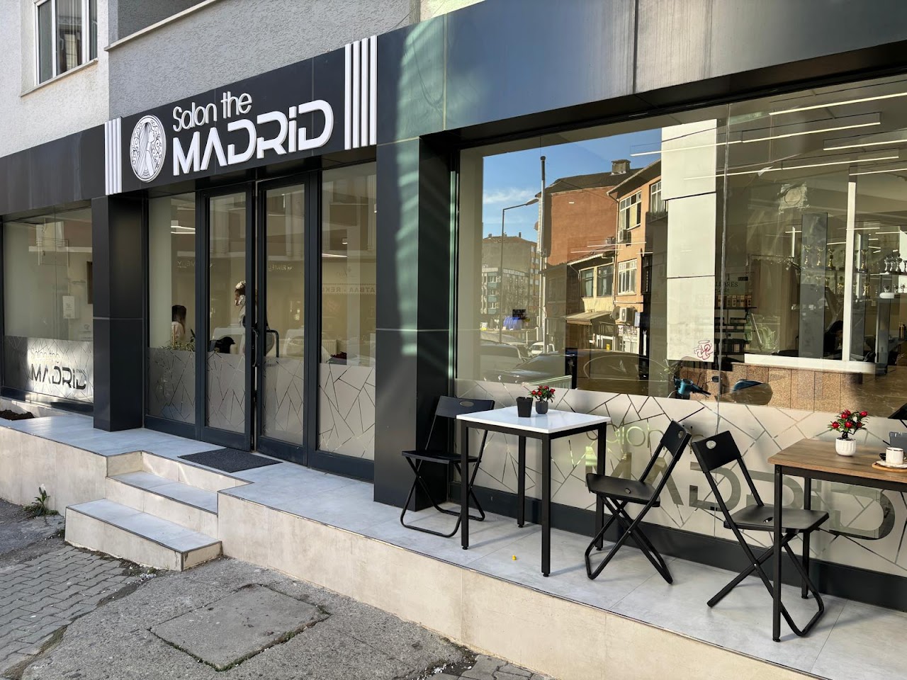 Salon The Madrid
