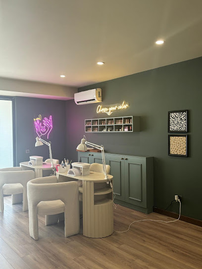 Solo Beaute Güzellik Salonu ( Protez Tırnak Jel Tırnak Kirpik Lifting Kaş Laminasyon ) FIRST AVENUE
