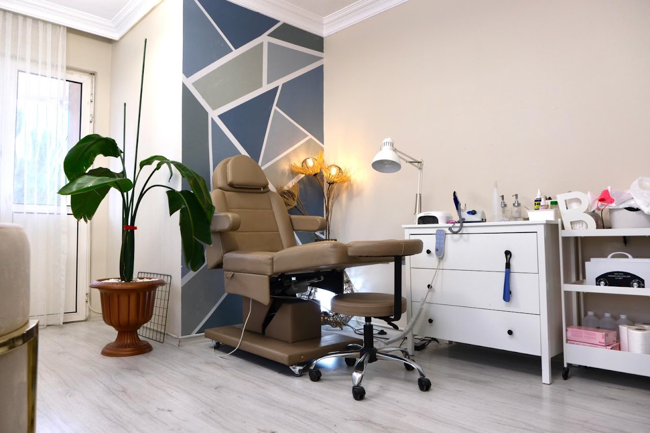 Beeauty Studio Güzellik Salonu by Burcu Arı