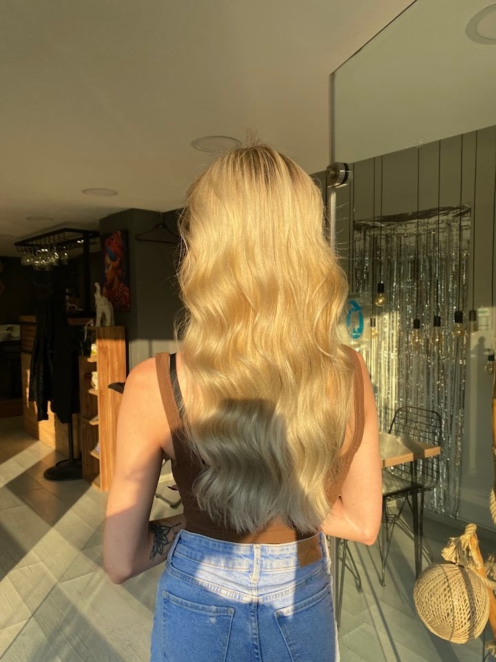 İlayda avcı hair & makeup studio