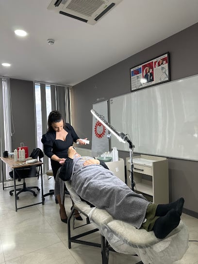 Murat Dinletir Akademi Güzellik Uzmanlığı ve Estetisyenlik Kursu
