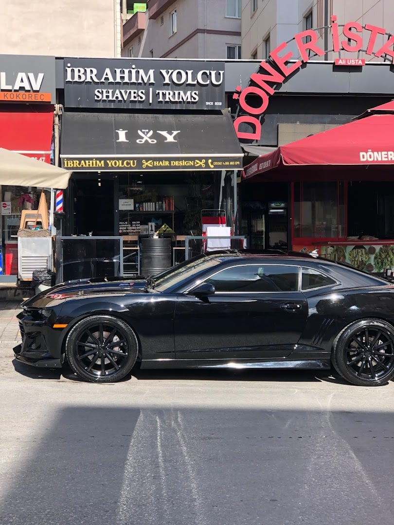 Kuaför İbrahim Yolcu Shaves Trims