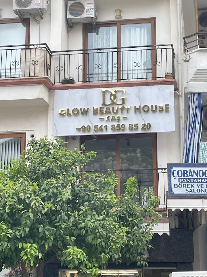DG GLOW BEAUTY HOUSE