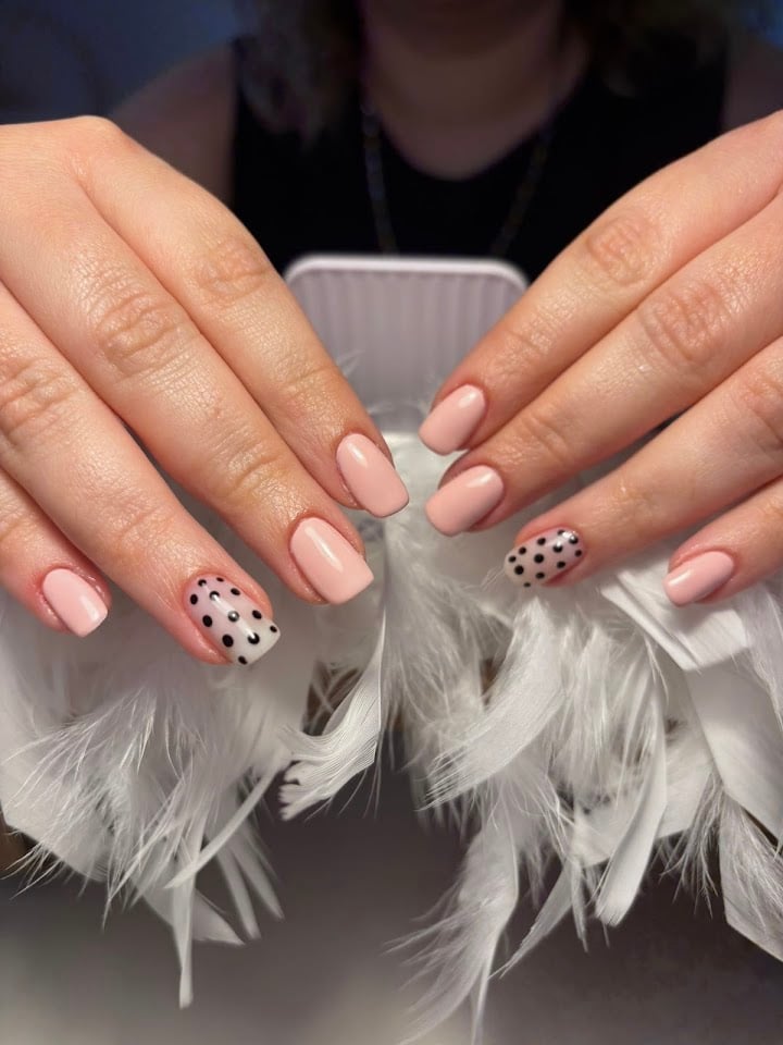 Ayşin Ege Nail Lounge Protez Tırnak