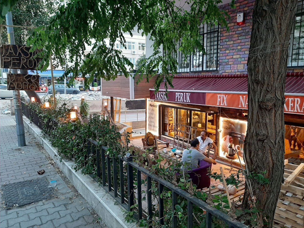 Taksim Peruk & Professional Hair Studio - Bakırköy