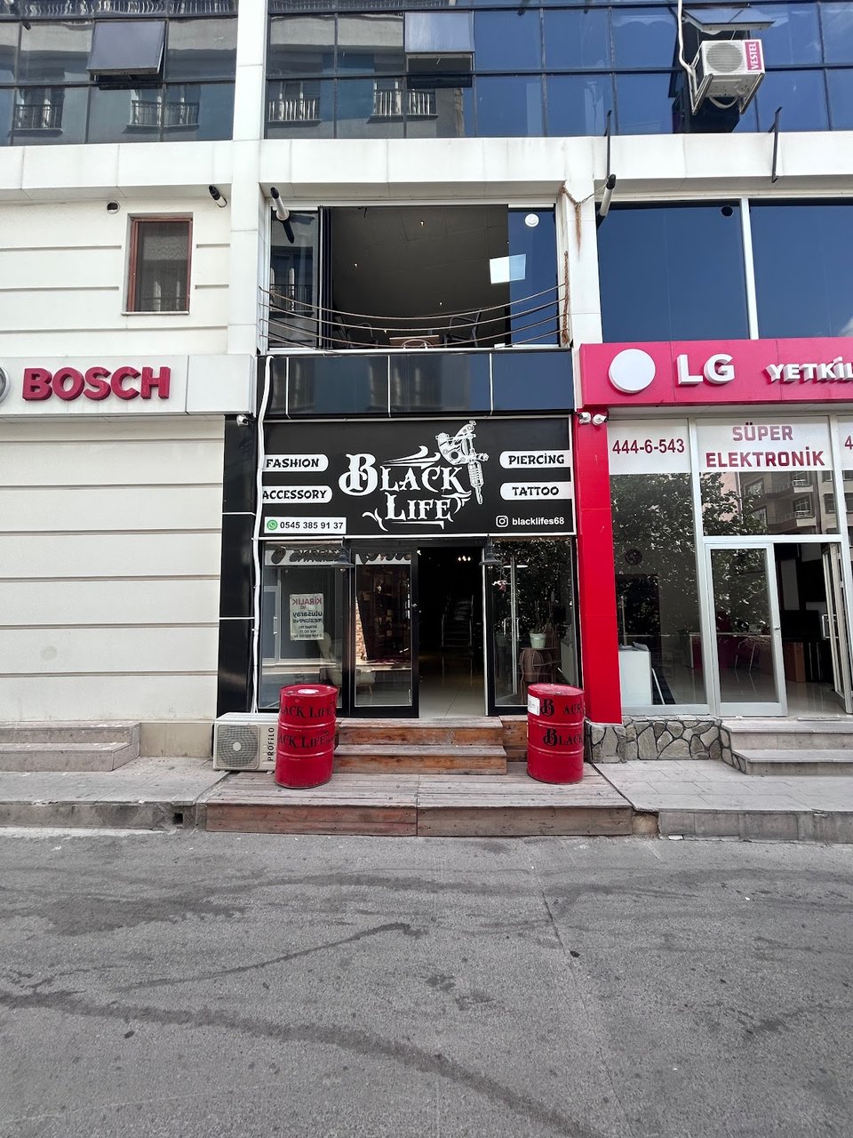 black nail art studio