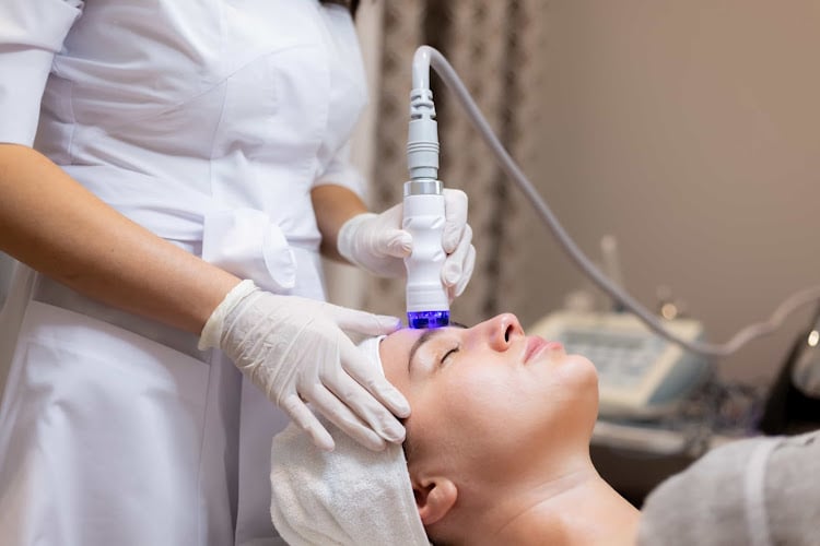 Catmosfer Güzellik Stüdyosu / Kadıköy Lazer Epilasyon / Kadıköy Hydrafacial Cilt