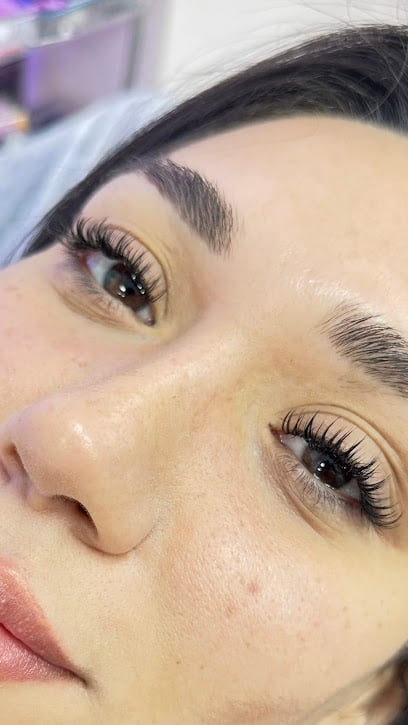 Pink Nail Studio | Halkalı Atakent | Protez Tırnak ve İpek Kirpik
