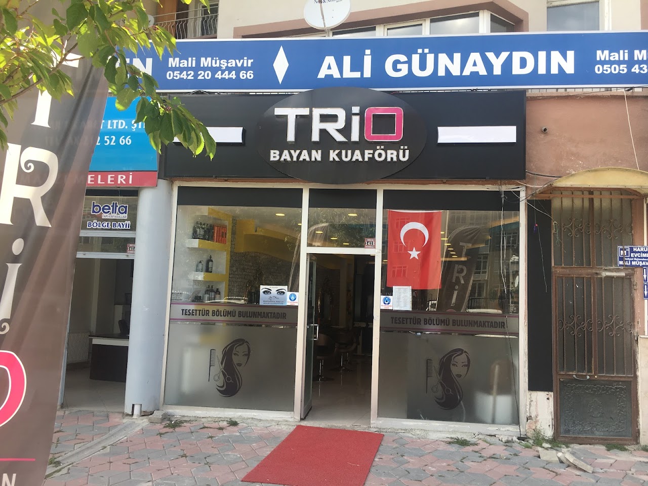 Trio Bayan Kuaförü