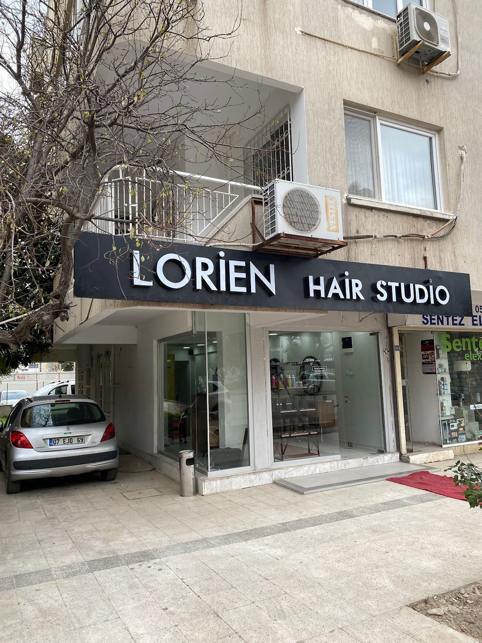 Lorien Hair Studio Hasan OFLAZ-saç kaynak merkezi / Stylist,Women Hairdresser,Fr