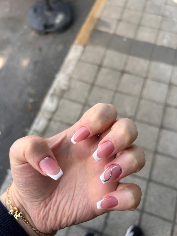 Lucca Beauty Bar