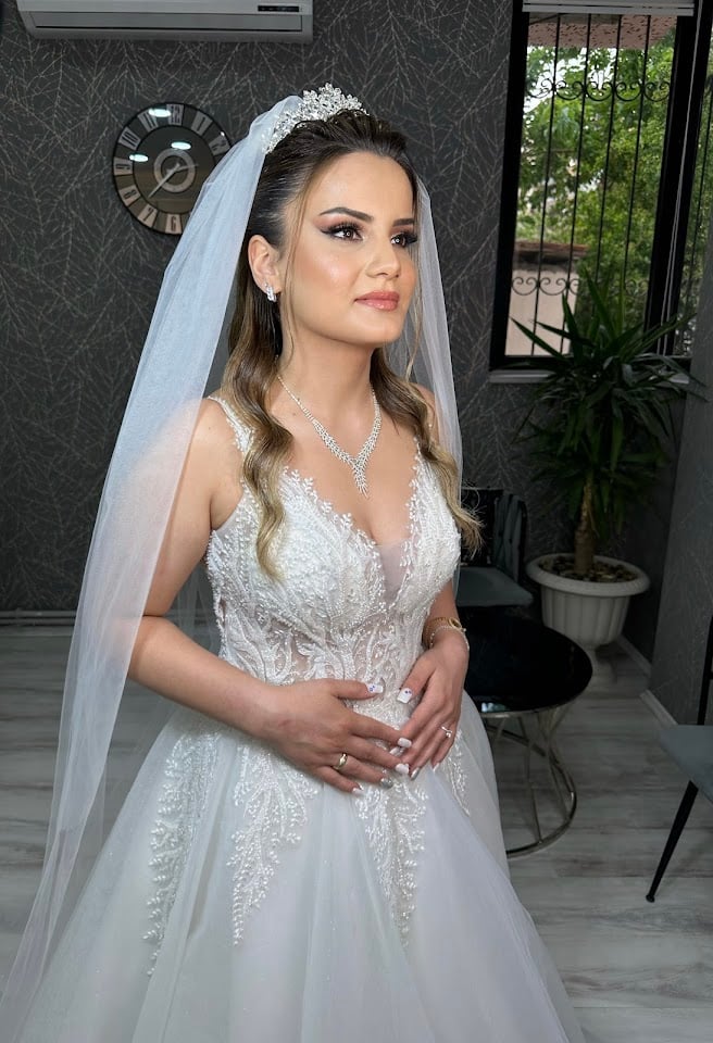 REVİZYON HAİR & MAKE - UP