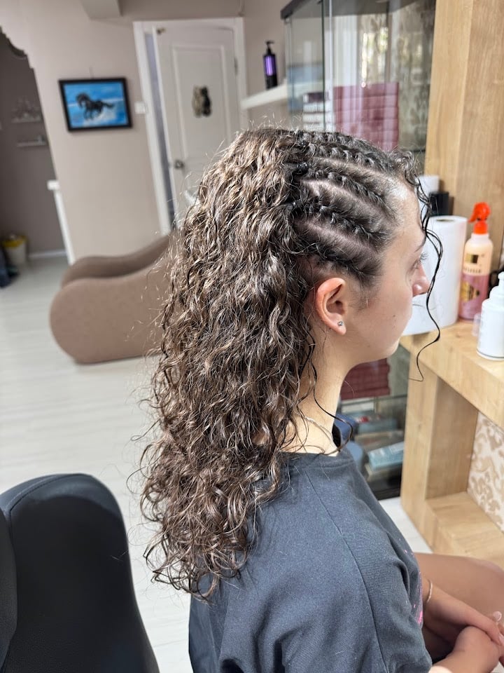 Nur Akay Hair Studio