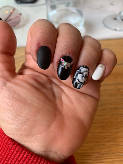 Sien Beauty Center Cilt Bakımı Lazer epilasyon Protez Tırnak