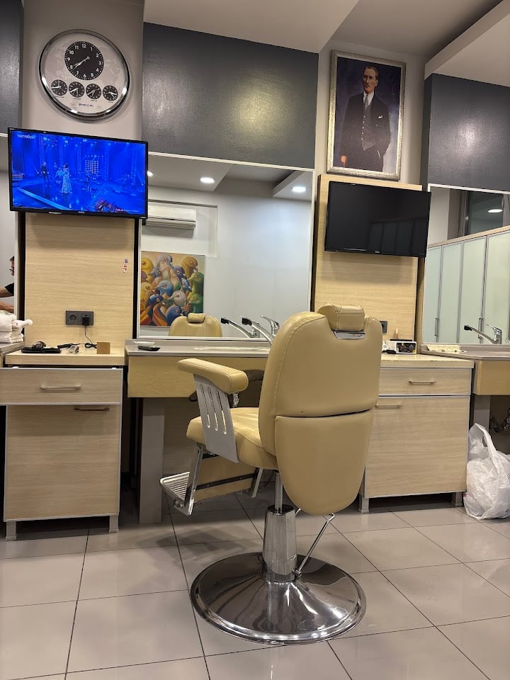 Anitta Hotel Men Hair Salon
