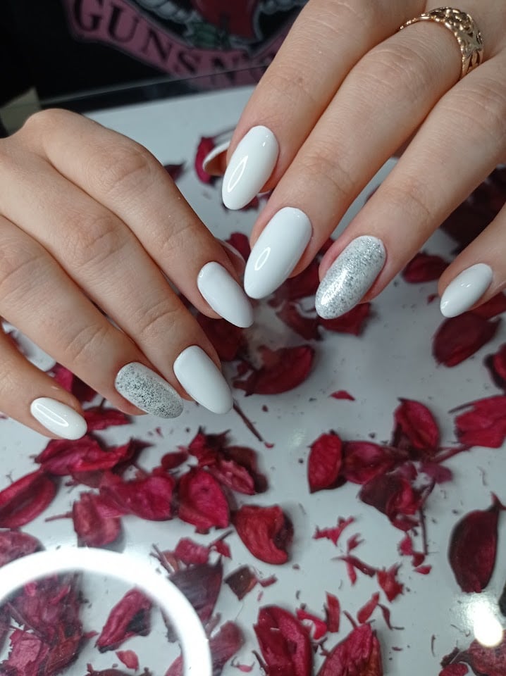 Aynura Nailss