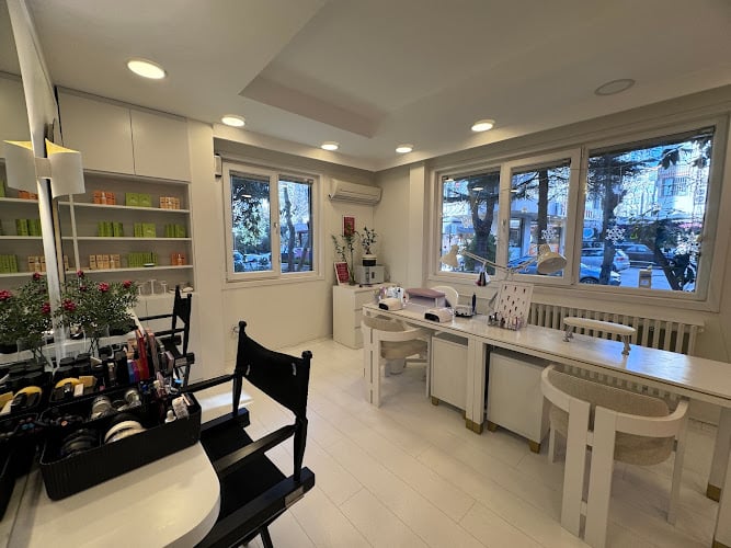 Yasemin Genel MakeUp Studio