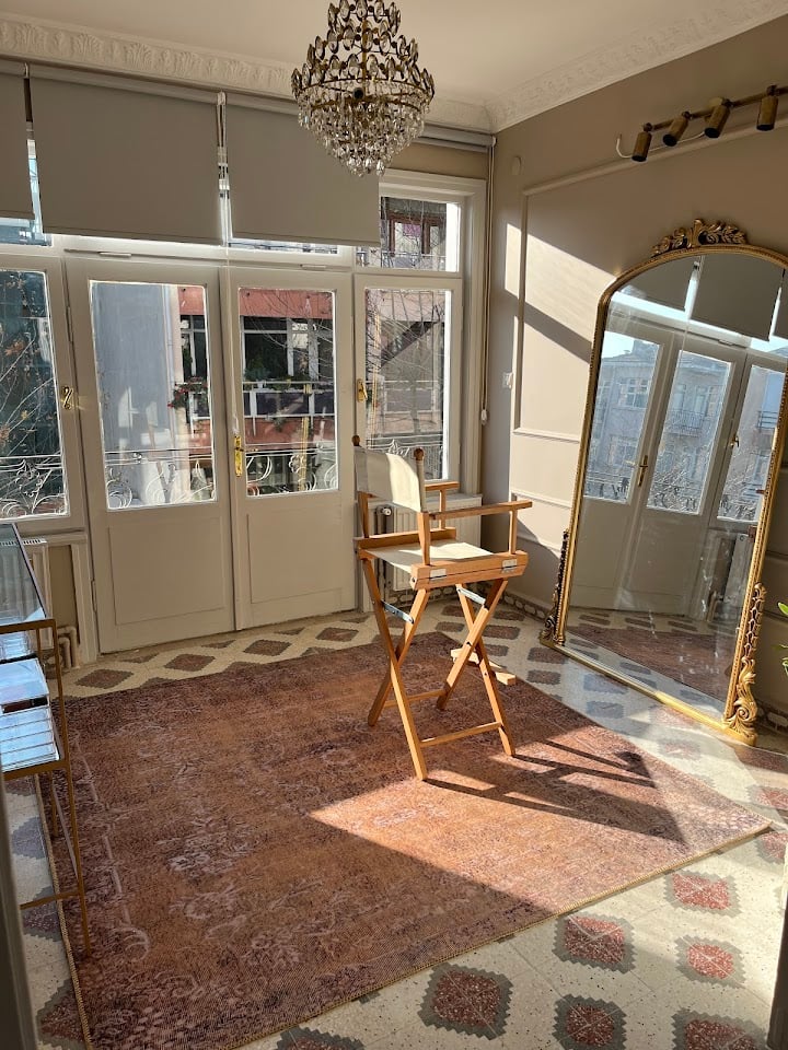 lâl Naıl & Makeup