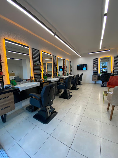 BY Curly Hair Design Barber