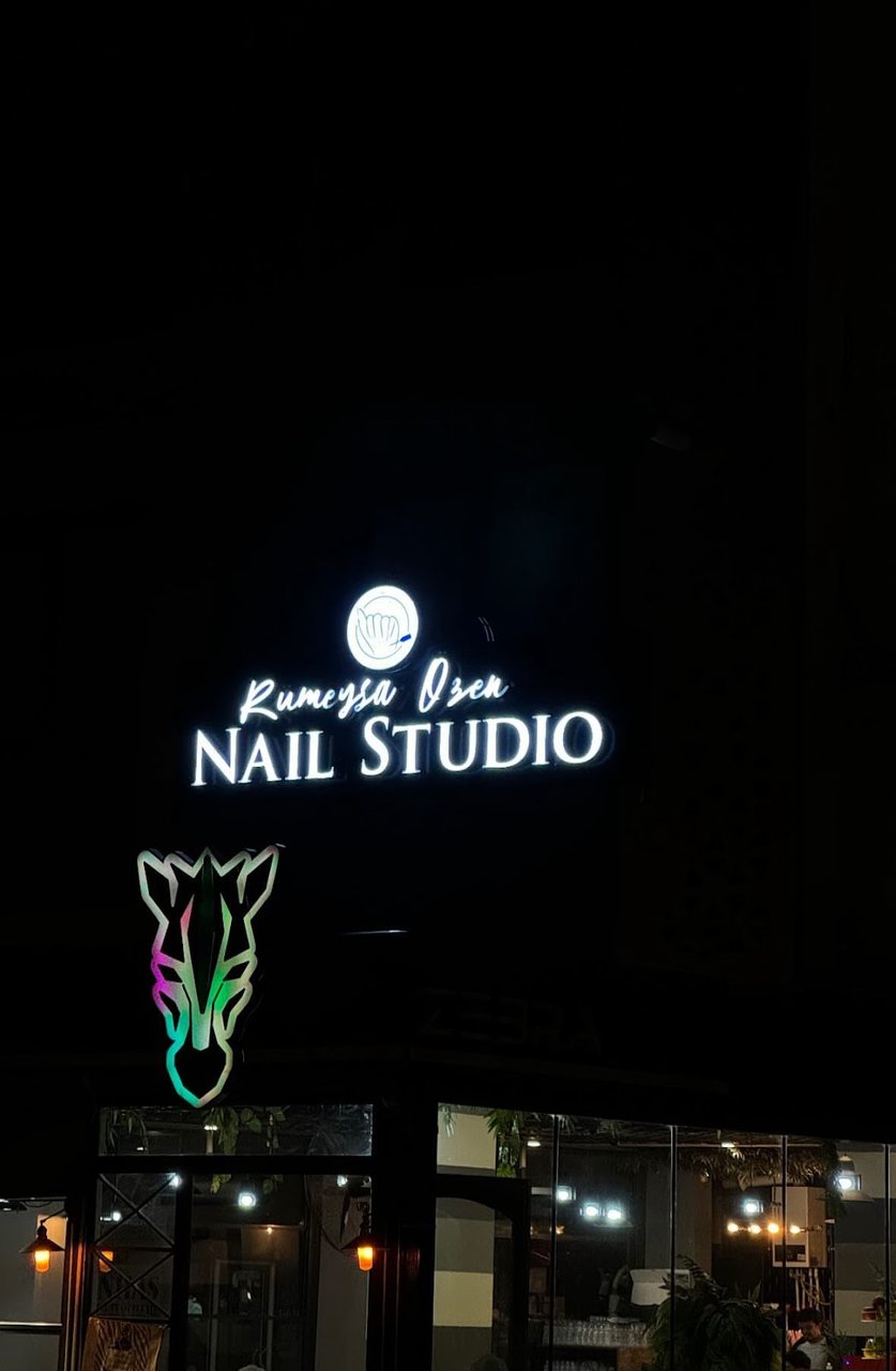 Rümeysa Özen Nail Studio (Protez Tırnak Salonu)