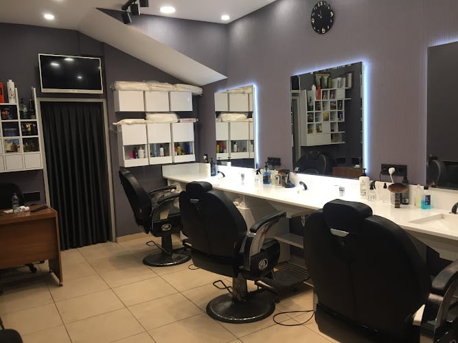 Saloon Bünyamin
