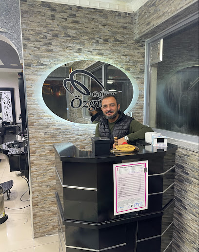 Özgür Erkek Kuaförü(Özgür Coiffeur)