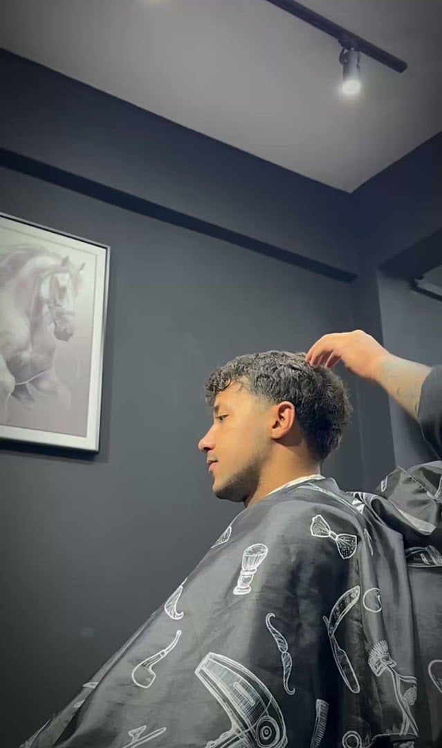 ÖMER KAYA BARBER SHOP