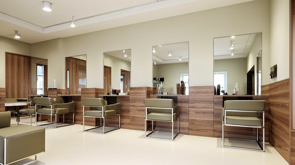 LE BRONZE BEAUTY BAR