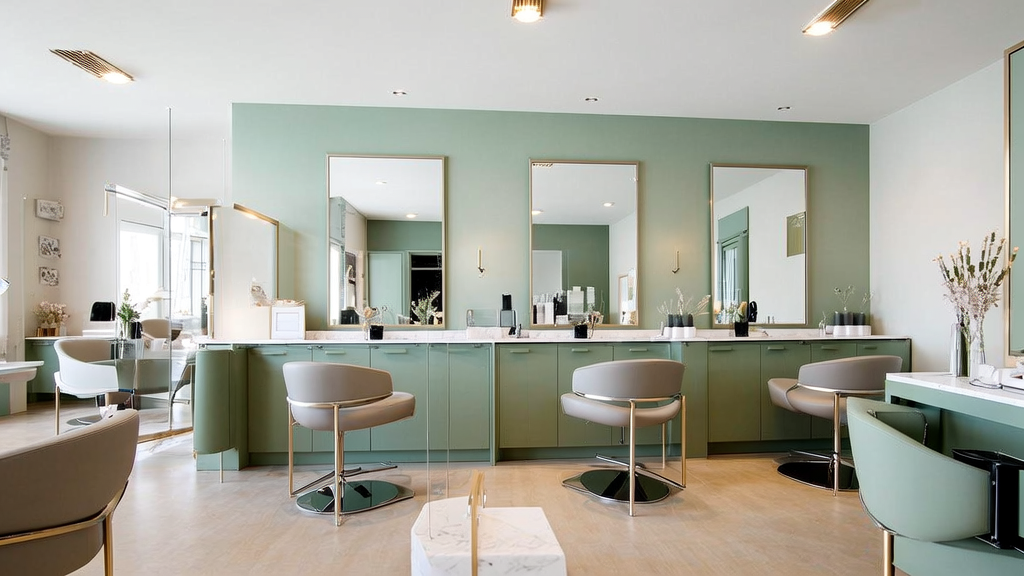 Glamorous House of Beauty