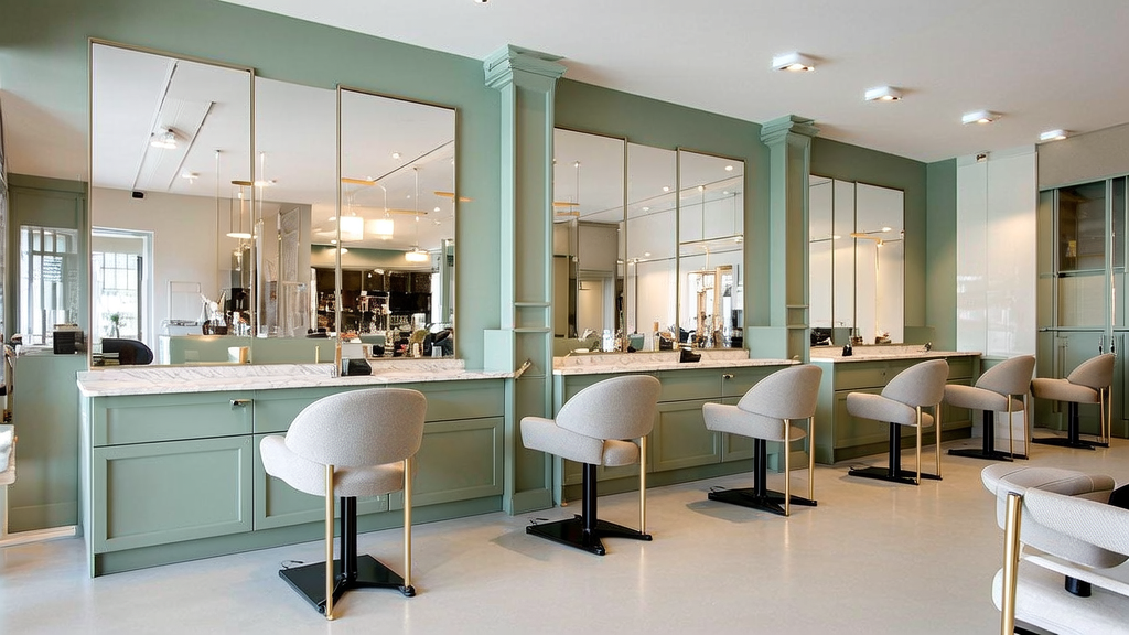 Catalina Dry Bar