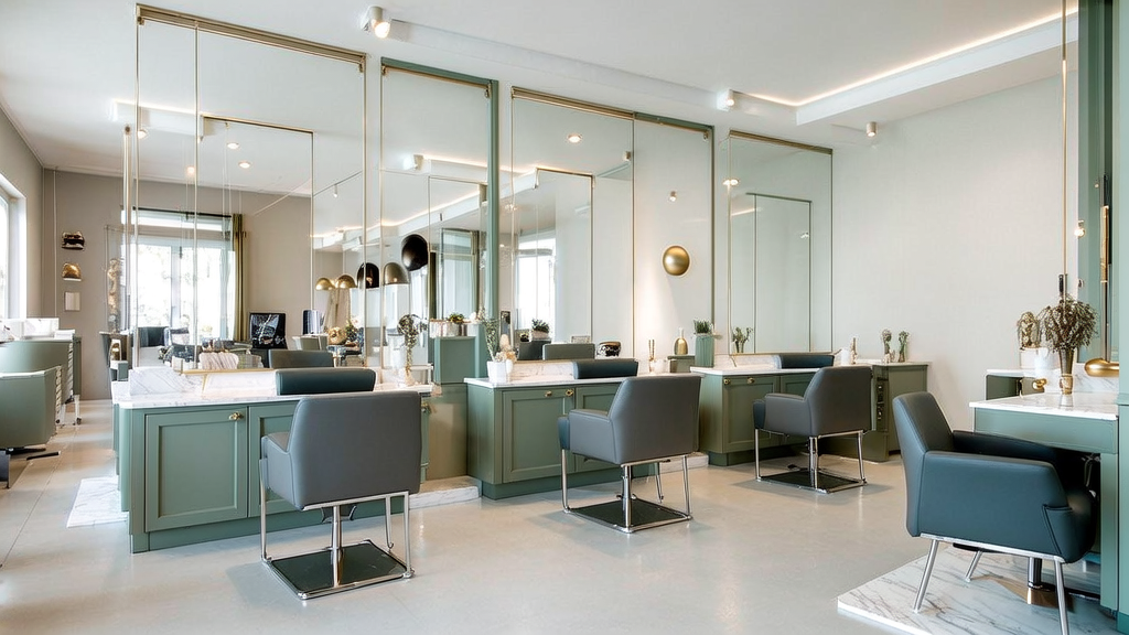 Mong's Lash Lounge
