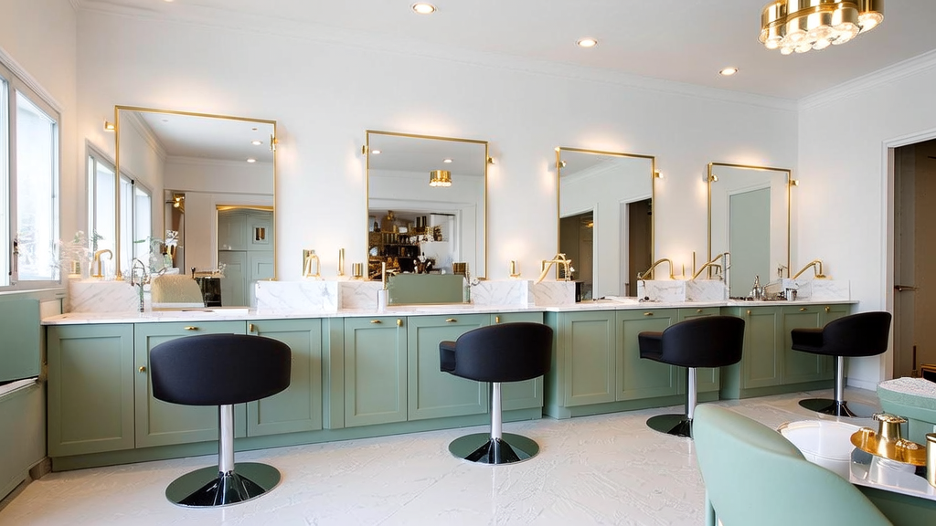 SALON AURA