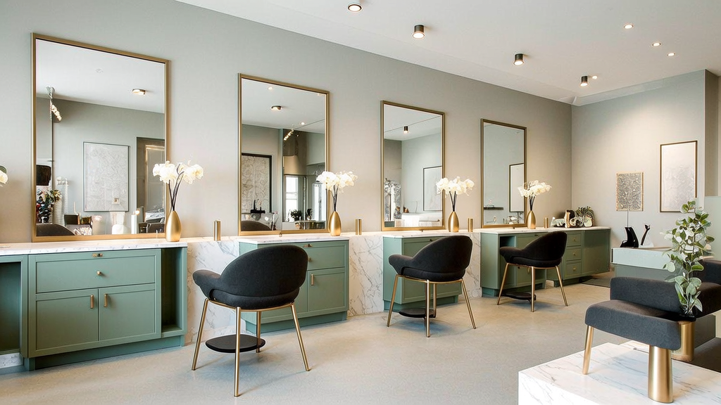 Büşra Gülgör Makeup Studio