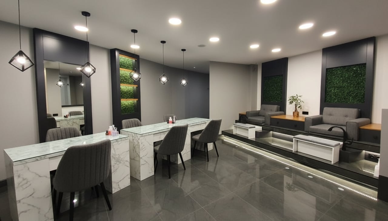 THE NAIL BAR