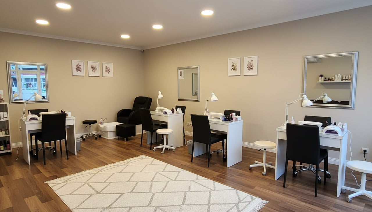 Luna Donnes Beauty Studio | Protez Tırnak | İpek Kirpik | Kalıcı Makyaj