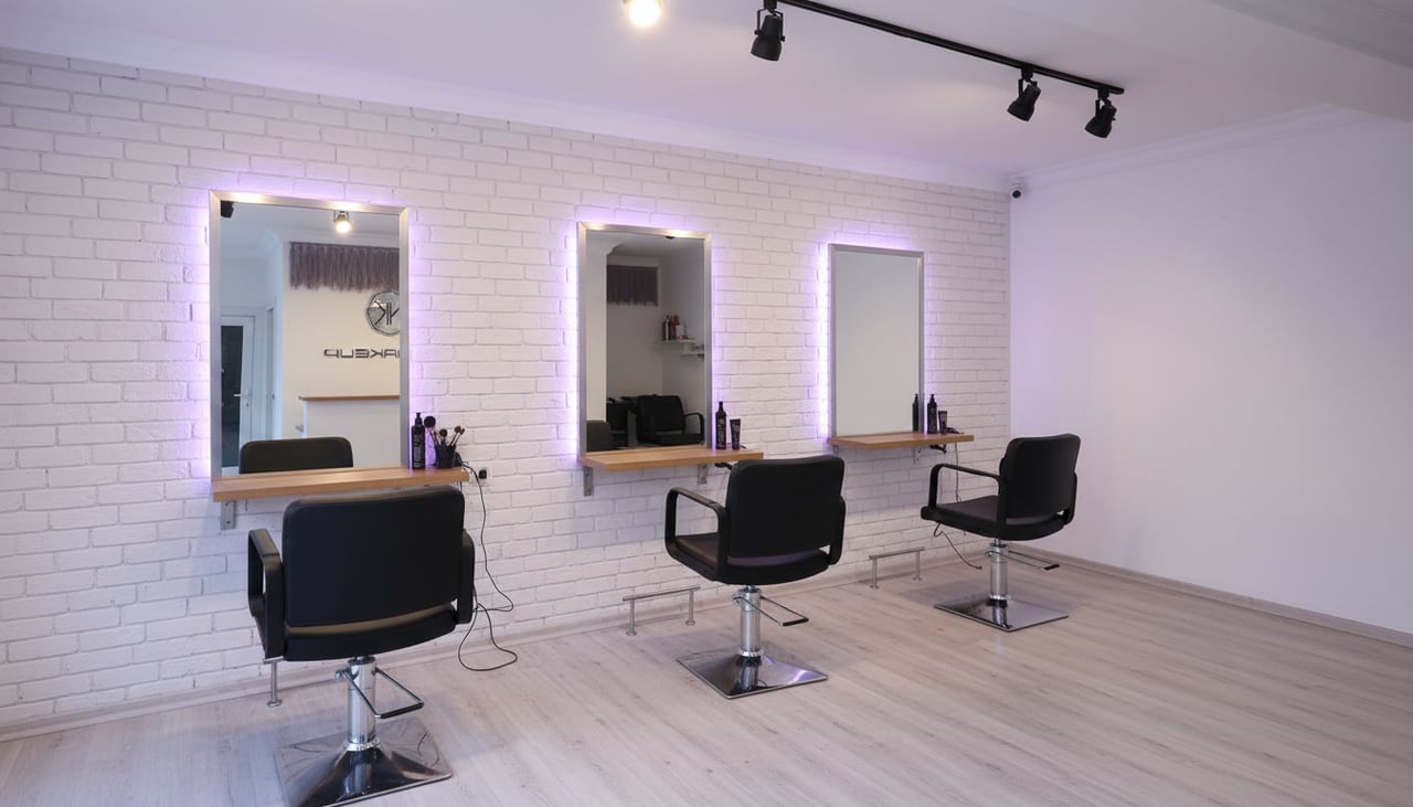 YK Hair Make-Up