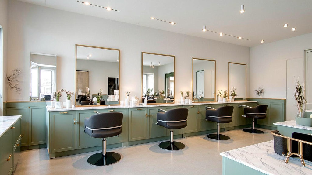 SESTRAM MAKEUP & DESIGN