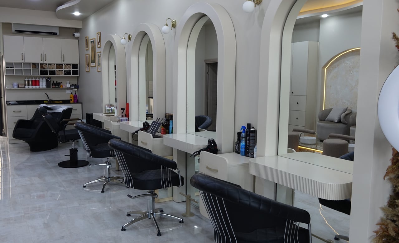 Via Plus Hair Studio Kuşadası