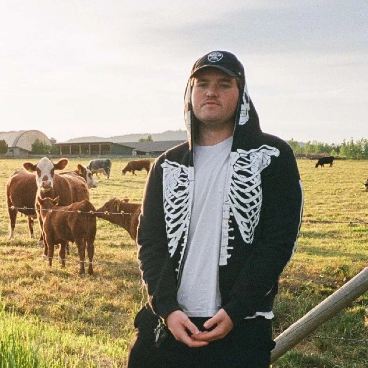 CULT MEMBER W/ BODYBAG