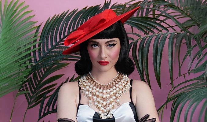 QVEEN HERBY