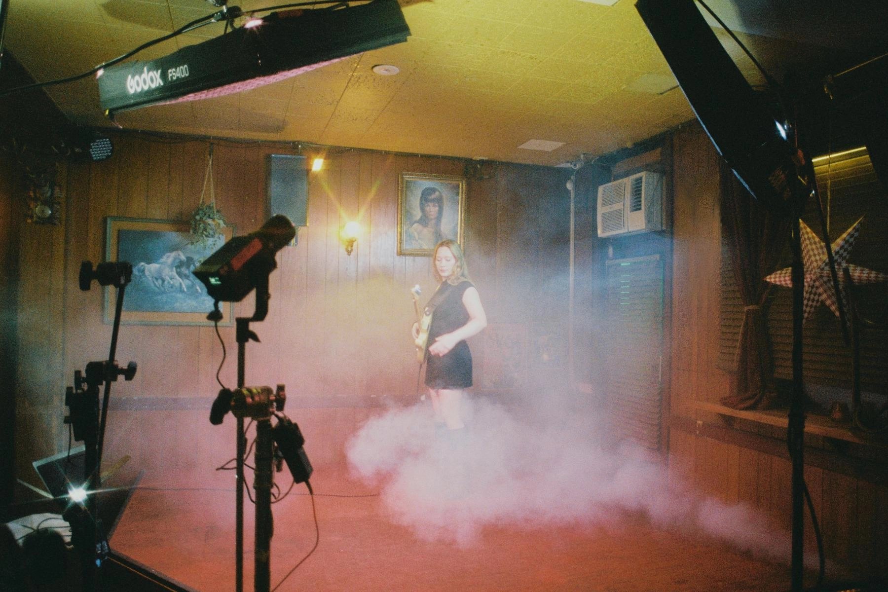 RADIO / EAST PRESENTS: JULIA JACKLIN