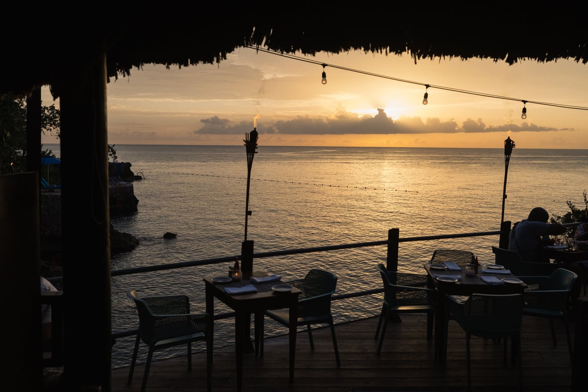 Cocktail Class at Cliff Hotel West End