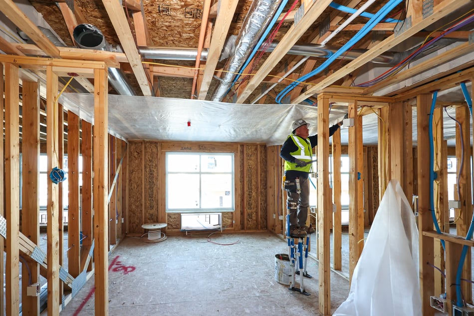 Blown-In vs Spray Foam vs Batt: Which Insulation Is Right for Phoenix’s East Valley Homes?