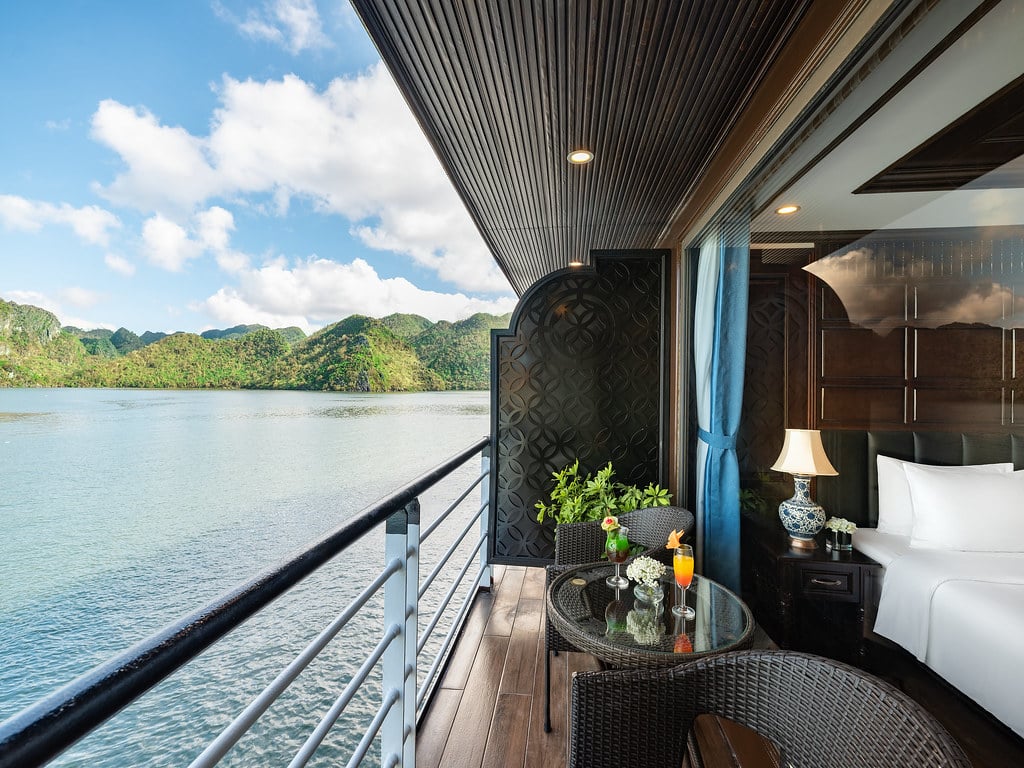 2D1N La Casta Regal Cruise