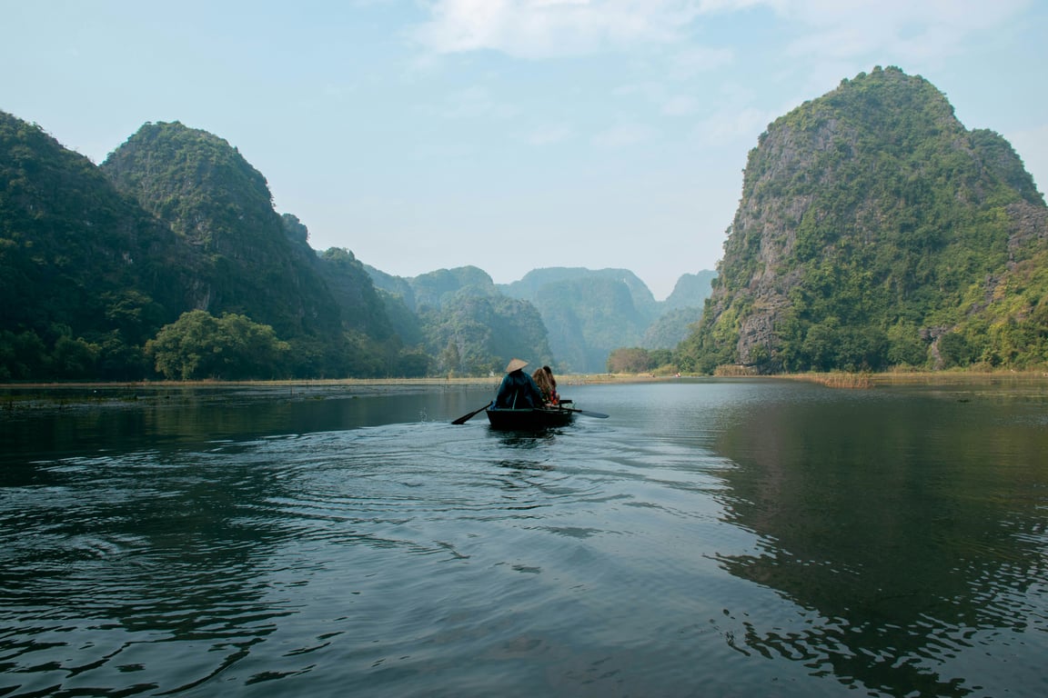 Tour riêng Ninh Bình: Tham quan Hoa Lư - Tam Cốc - Tràng An trong ngày