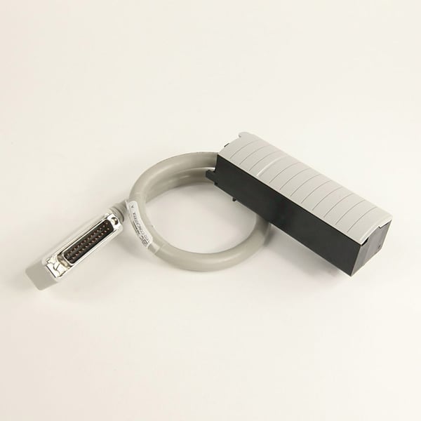 Allen-Bradley 1492-CONCAB005X PLC Conversion Cable, Pre-wired, For Conversion From 1771-OAD to 1756-OA16 Digital I/0, For Use With 1-LD006 Conversion Module, 0.5Meter Length